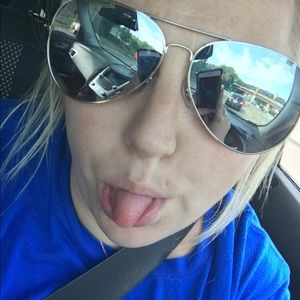 Meet your Posher, Kari